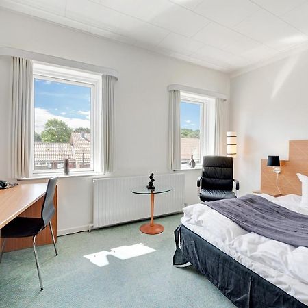 Hotel Jernbanegade Kibaek ภายนอก รูปภาพ