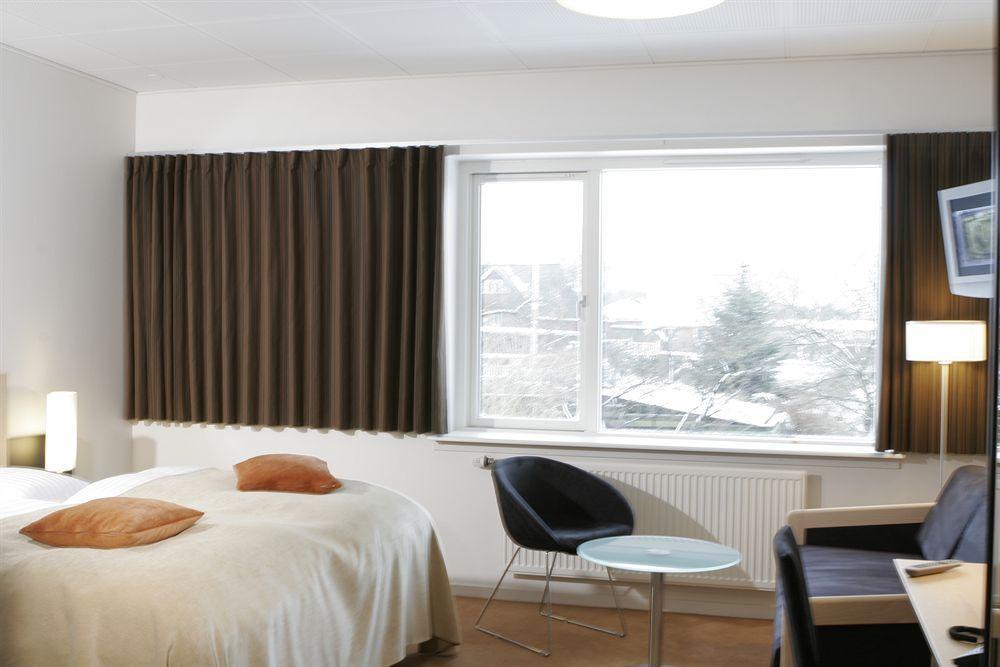 Hotel Jernbanegade Kibaek ภายนอก รูปภาพ