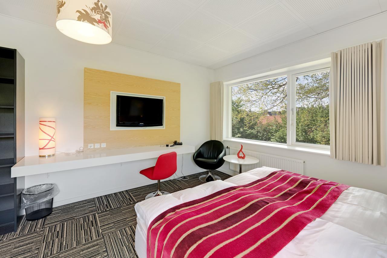 Hotel Jernbanegade Kibaek ภายนอก รูปภาพ